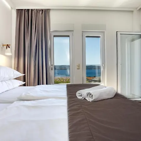 别墅 Luxury Paradise 120m From Sandy Beach, Heated Pool, Billiard, Max 12 Pax *
