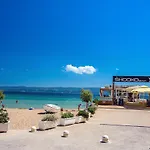Luxury Paradise 120m From Sandy Beach, Heated Pool, Billiard, Max 12 Pax *