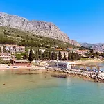 Luxury Paradise 120m From Sandy Beach, Heated Pool, Billiard, Max 12 Pax Дуче