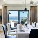 Luxury Paradise 120m From Sandy Beach, Heated Pool, Billiard, Max 12 Pax *