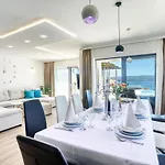 Вилла Luxury Paradise 120m From Sandy Beach, Heated Pool, Billiard, Max 12 Pax Дуче