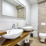 Вилла Luxury Paradise 120m From Sandy Beach, Heated Pool, Billiard, Max 12 Pax Дуче