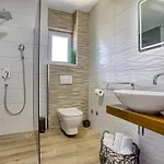 Вилла Luxury Paradise 120m From Sandy Beach, Heated Pool, Billiard, Max 12 Pax Дуче
