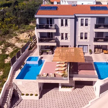 Villa Luxury Paradise 120m From Sandy Beach, Heated Pool, Billiard, Max 12 Pax Duće