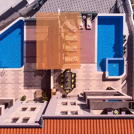 Luxury Paradise 120m From Sandy Beach, Heated Pool, Billiard, Max 12 Pax *
