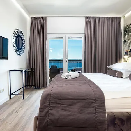 Luxury Paradise 120m From Sandy Beach, Heated Pool, Billiard, Max 12 Pax * Duće
