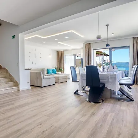 Luxury Paradise 120m From Sandy Beach, Heated Pool, Billiard, Max 12 Pax