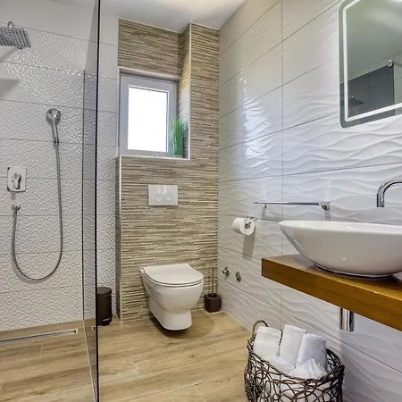 Villa Luxury Paradise 120m From Sandy Beach, Heated Pool, Billiard, Max 12 Pax Duće