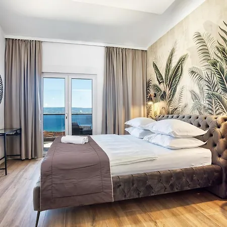 Luxury Paradise 120m From Sandy Beach, Heated Pool, Billiard, Max 12 Pax Duće