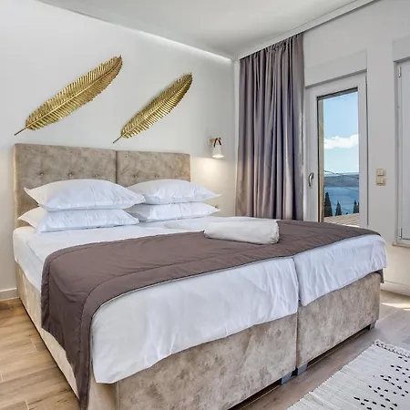 Luxury Paradise 120m From Sandy Beach, Heated Pool, Billiard, Max 12 Pax *