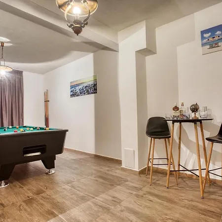 Luxury Paradise 120m From Sandy Beach, Heated Pool, Billiard, Max 12 Pax Villa Duće